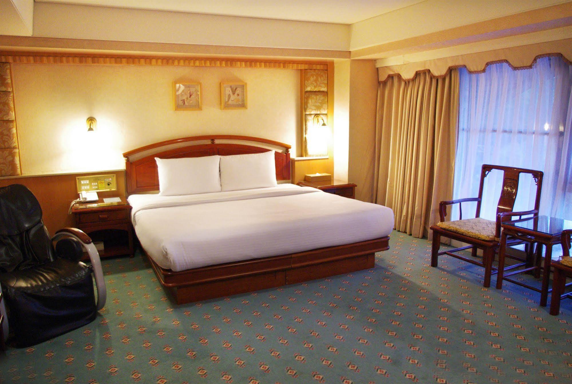 Kdm Hotel Тайбэй Экстерьер фото